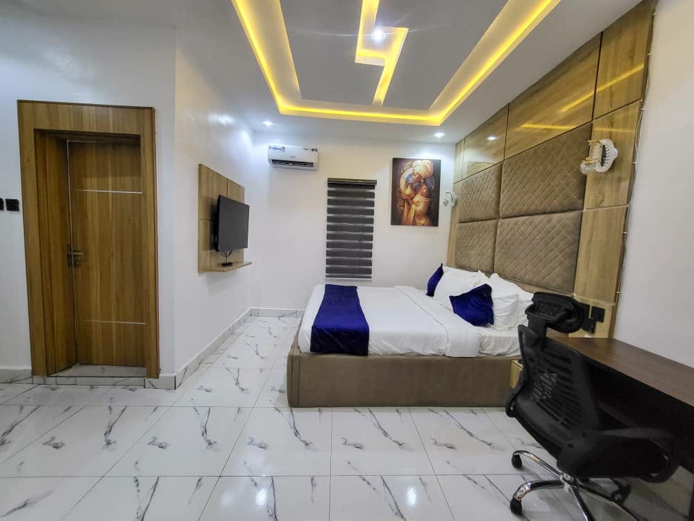 Reignvella Suites and Apartment photo 8