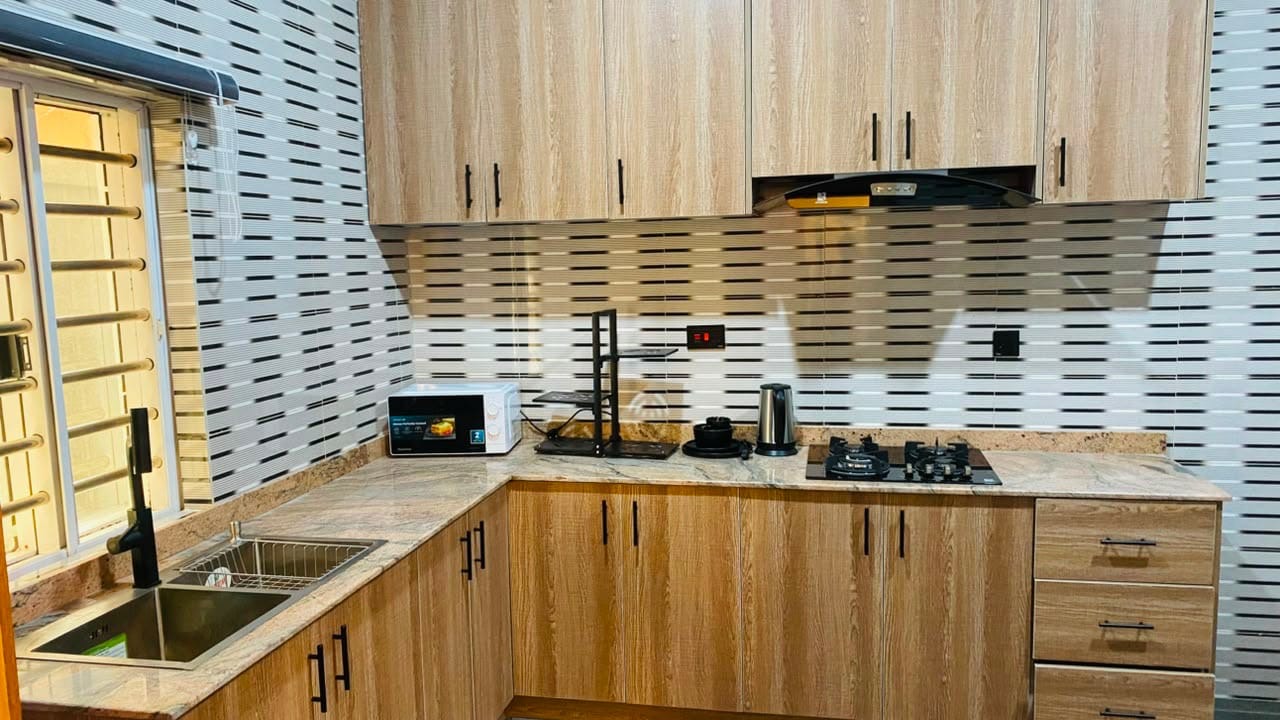 Reignvella Suites and Apartment photo 4