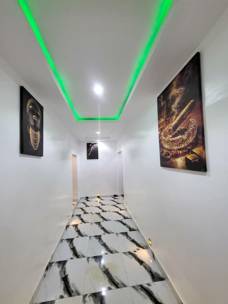 Reignvella Suites and Apartment photo 7