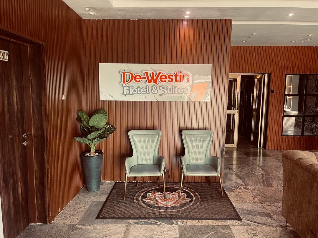 De-Westin Hotel and Suites photo 2