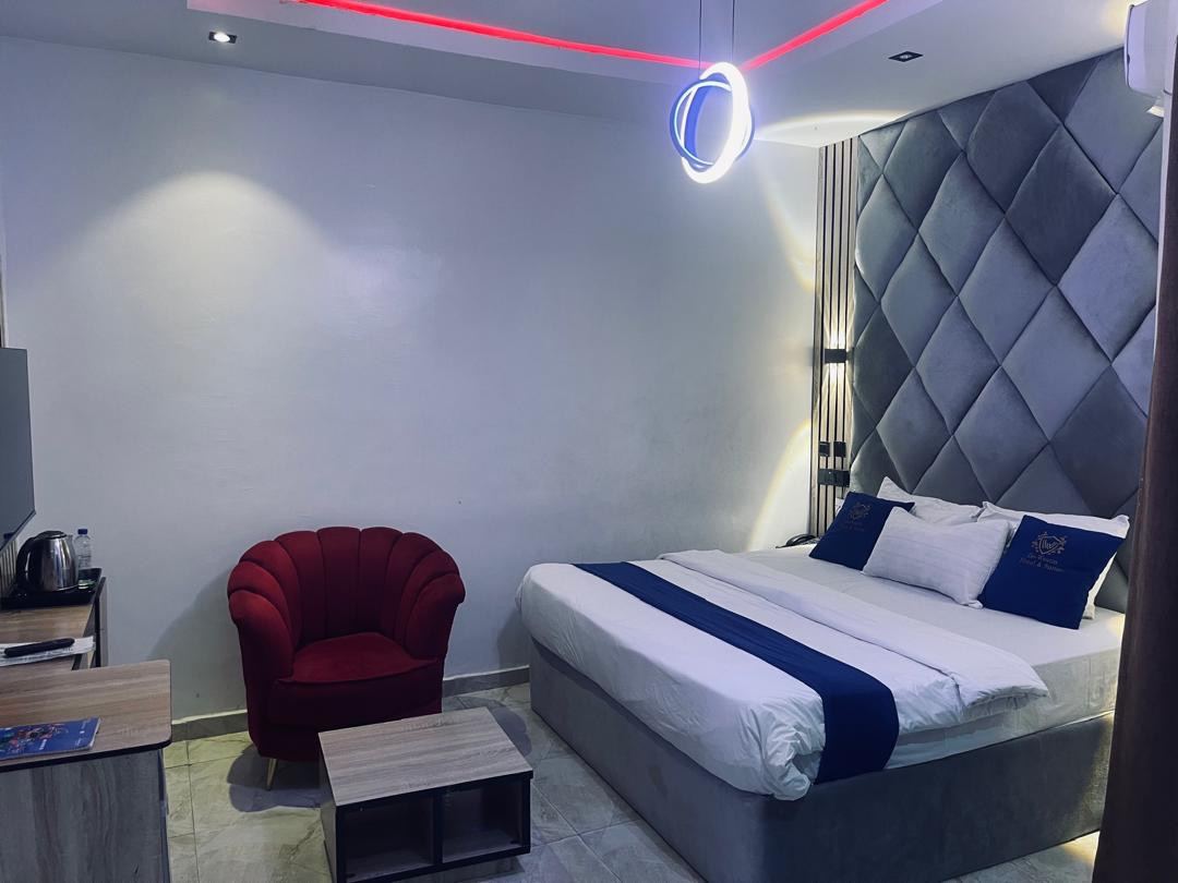 De-Westin Hotel and Suites photo 6
